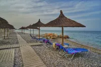 Kokoni Beach Hotel - Meerblick