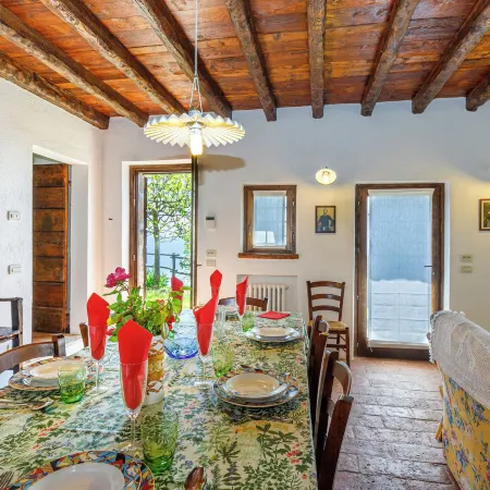 Villa Formaga Stunning View & Garden - Happy Rentals