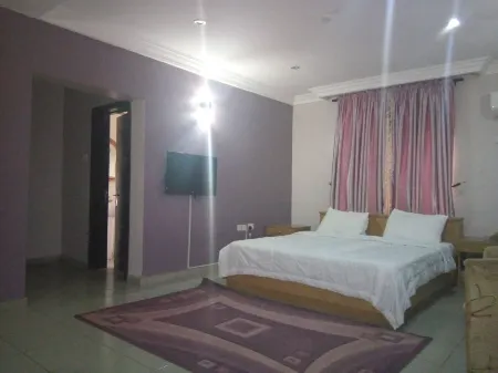 Junbic Apartment and Suites Отели рядом с достопримечательностью «Терминал аэропорта Абуджа Ннамди Азикиве»