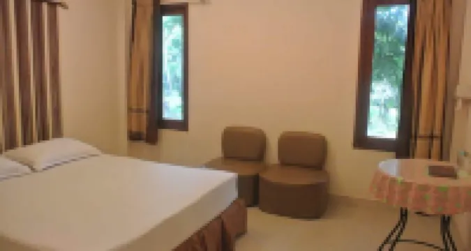 Ingdao Resort Hotel berhampiran Wat Tha Chalawat