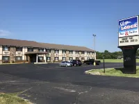 Sky Lodge Inn & Suites - Delavan Hotels in Delavan