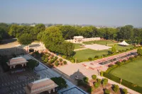 Umaid Palace - Luxury Resort Near Jaipur Close to Bhangarh & Chand Baori Stepwell Abhaneri Hotel di Dausa