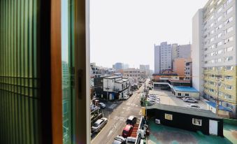 Hotel B