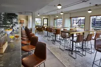 Hewing Hotel - bar