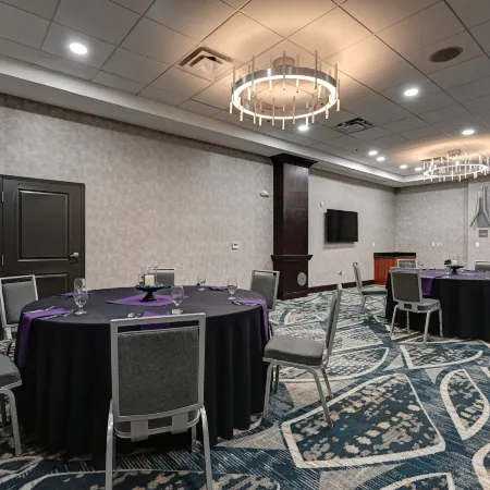 DoubleTree by Hilton Denver International Airport