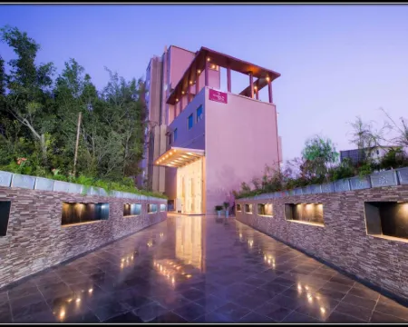 Regenta Central Grand Exotica Hotels in Chinchvad