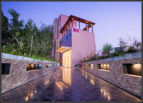 Regenta Central Grand Exotica Hotels in Chinchvad