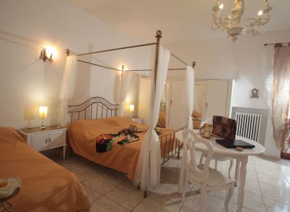 ZO. NE. Baroque B&B