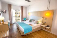Hotel Monterrey Roses by Pierre & Vacances Hôtels à : Empuriabrava