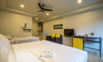 Good Dream Hotel (Khun Ying House)