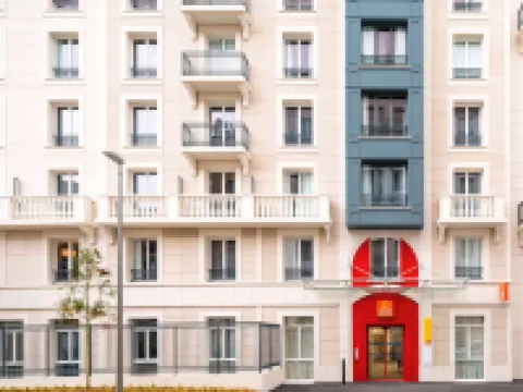 Aparthotel Adagio Access la Défense Puteaux Hotels near La Defense Station