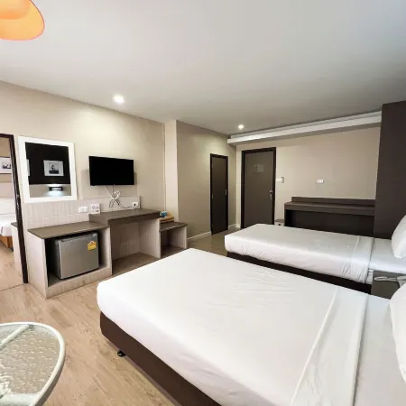 Srivichai Hotel Отели рядом с достопримечательностью «Храм Пхайап»
