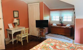Six Acres Bed & Breakfast