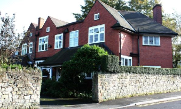 Barons Court Hotel - Housity