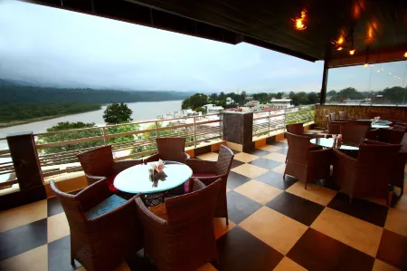 Hotel Gharonda Отели рядом с достопримечательностью «Triveni Ghat»