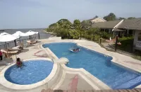 Hôtel Kadiandoumagne - Pools