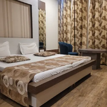 The Aura Grand
