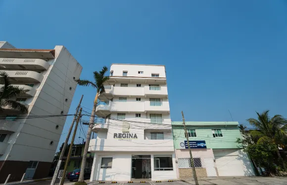 瑞吉那套房酒店