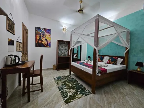 Zanzicrown Hotel