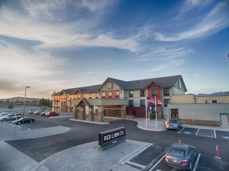 Red Lion Ridgewater Inn & Suites Polson Отели в г. Биг Арм