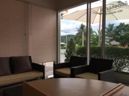 Baan Chan Suan Отели рядом с достопримечательностью «Wat Kaeng Klang Dong»