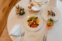 Graffit Gallery Design Hotel - Breakfast