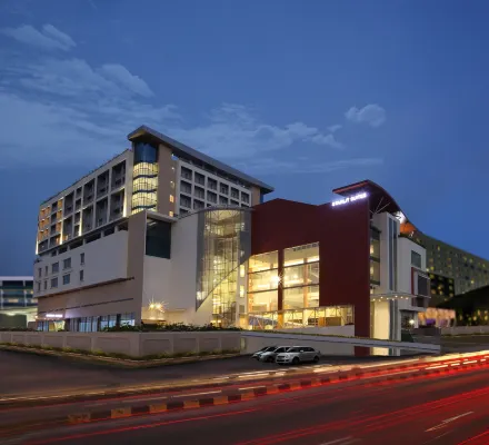 Starlit Suites Kochi 트리푸니투라 호텔