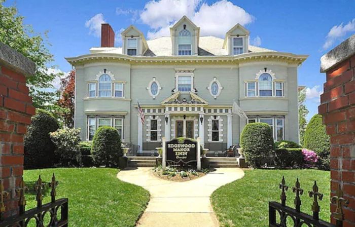 Edgewood Manor