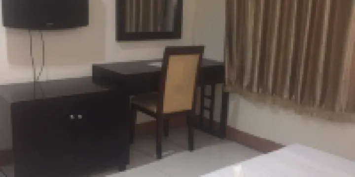 Jeamco Royal Hotel - Baybay - Queen Suite