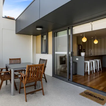 Kangaroo Bay Apartments