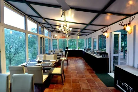 Kasauli Hills Resort Отели рядом с Аэропорт Шимла