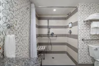 Holiday Inn Toronto Downtown Centre by IHG - 3-Sterne