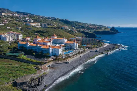 Hotel Riu Madeira - All Inclusive Отели в г. Canico