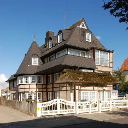 Hotel Appartement Landhaus Stutzi - Hotel Strandperle Отели в г. Куксхафен