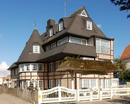 ลันด์เฮาส์ ชตูทซี โรงแรมในคุกซ์ฮาเฟน