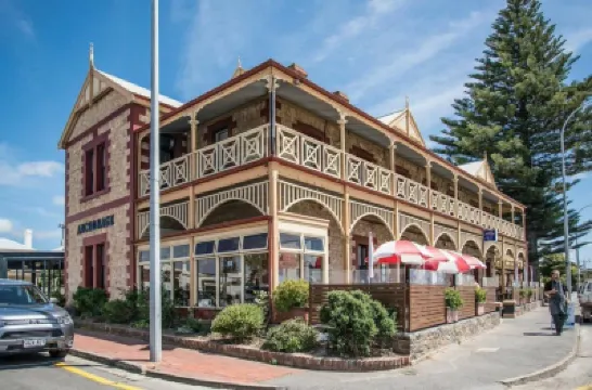 Anchorage Seafront Hotel Hoteles en 