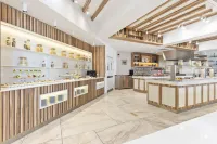 HVD Nympha Hotel - All Inclusive, Private Beach & Free Parking - Adults Only - 조식 운영