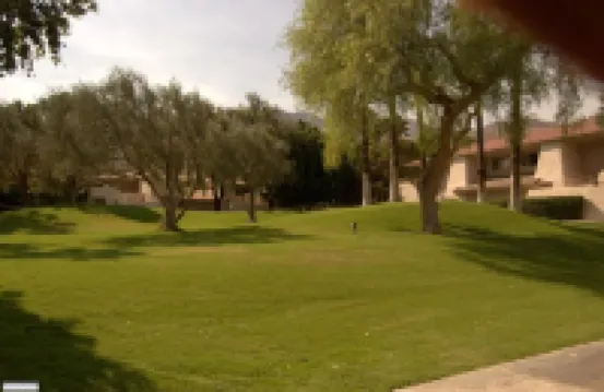 Palm Springs Condo in Beautiful Garden Setting.  Close to Major Attractions.