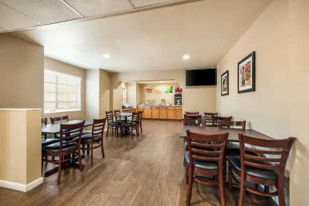 Quality Inn & Suites Near Nas Fallon