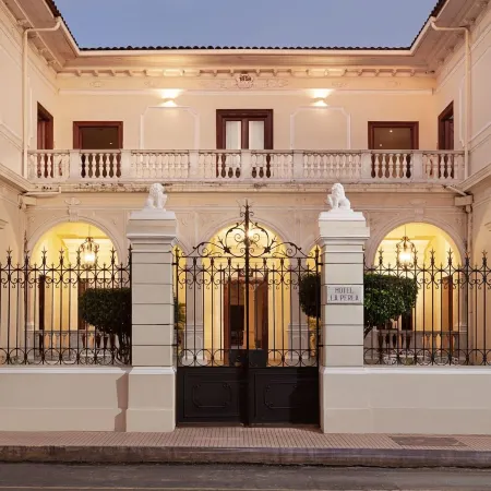 Hotel la Perla Leon