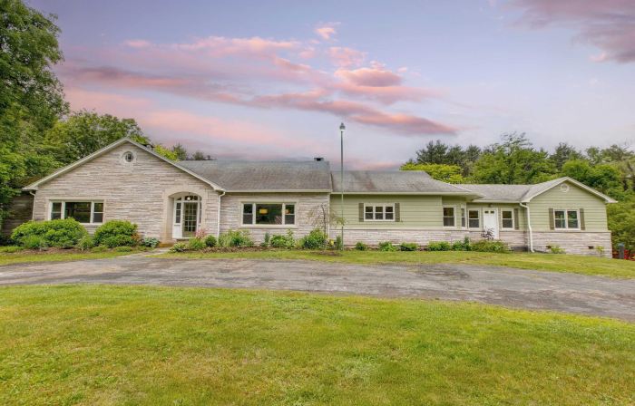 Game Farm Villa by AvantStay