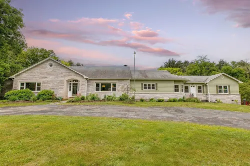 Game Farm Villa by Avantstay 10Bdr, Private Pond, Spa, Pool Family-Friendly