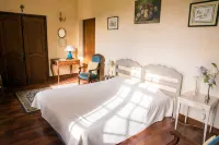 Chambres d'hôtes de Charme le Pradel Hotels in Darazac