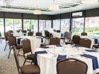 The Manor on Front Hotels in Harrisburg