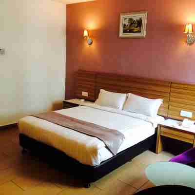 Grand Court Hotel Rooms