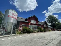 Woodstock Inn, Station and Brewery