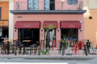 Lux Hotel Hotels in Пірей