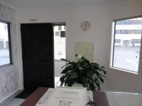 어셔 어보드 온 코트네이