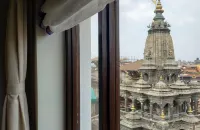 Heranya La:Ku - con vistas a la montaña