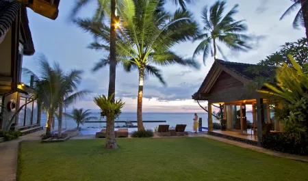 Bayshore Villa Отели рядом с достопримечательностью «Candidasa Bali Driver»